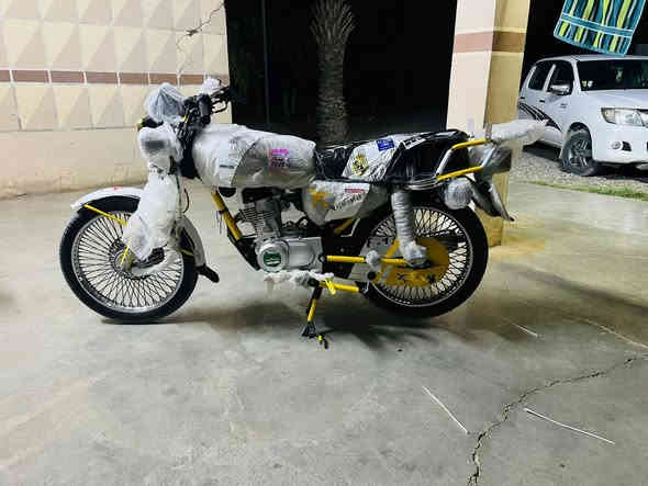 السلام عليكم موطور جديد للبيع موديل 2024 الون اسود بعدو عله وضع الشركه مستخدم شي قليل السعر 725 او بيه مجال الاستفسار اتصل *********** ملاحضه يرهم امروس حسب القناعه المكان ناحية الزاب
