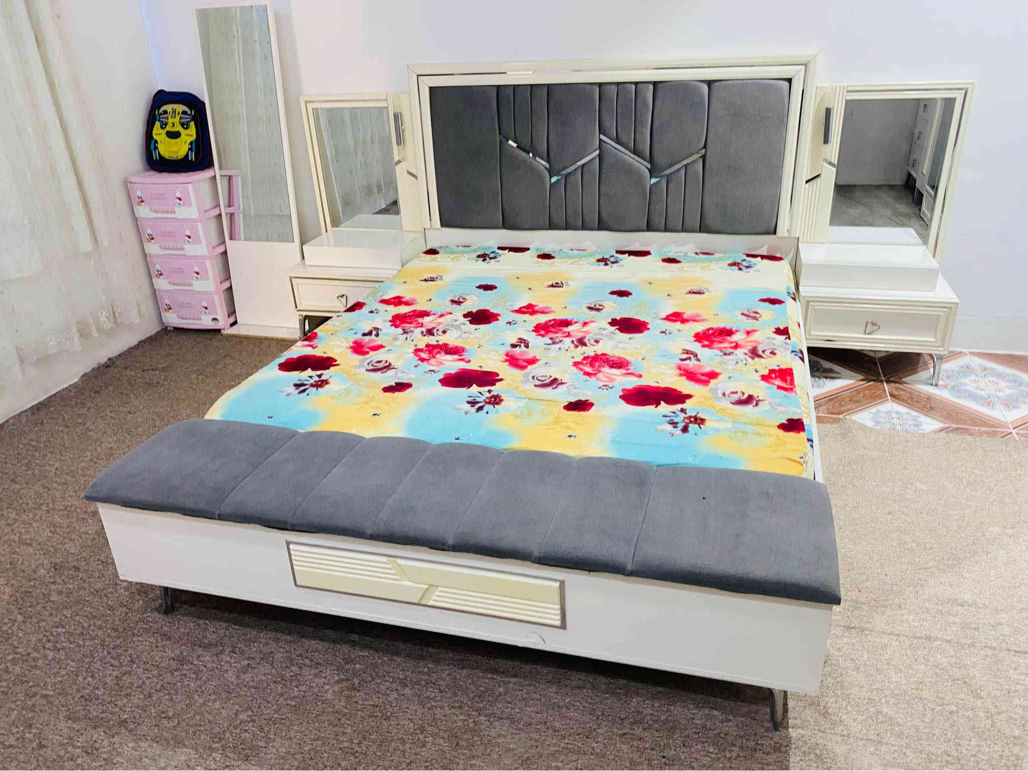 مزاد انس الوندي 

غرفه نوم تركي لون اوف وايت ورصاصي كلش نظيف وجديد 9 قطع ويا الدوشك مالته سعر 675 الف 

للبيع والمراوس مراسله الصفحه او اتصال على رقم التالي 

*********** 

عنوان بختياري اول شارع السيطره قبل خليل ابو باله خناقين
