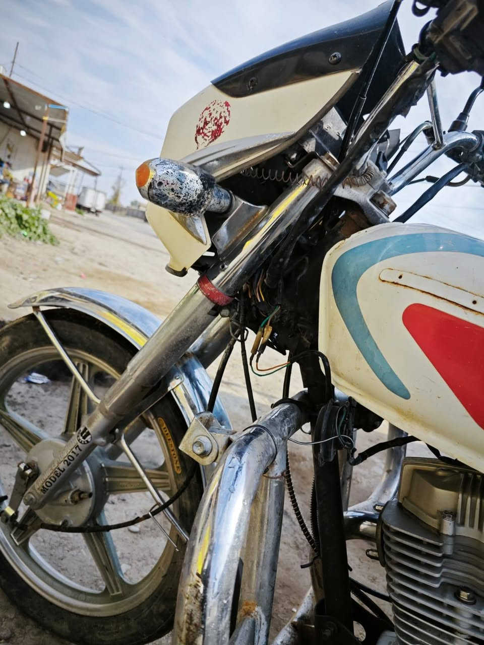 #للبيع

جني كله موديل 2017 محرك 200 كهربائيات كلها شغاله نكره سلف نضافه مثل ماواضح بصوره السعر 350 وبي مجال الشراي يجي خاص او يتصل ***********
