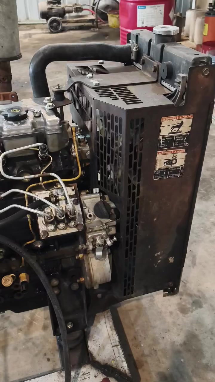 السلام عليكم
مولد بيركنز 3بستم للبيع عليها رأس توليد 20Kv وبالاصل جان عليها رأس توليد 15Kv المولد كامل مكمل ناقصها بس بورد وشاشه سعرها ع الخاص *********** وبي واتساب هم
