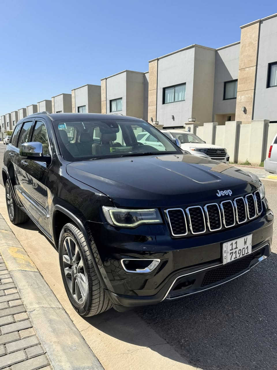 جيب ٢٠١٨ خليجي لمتد
مواصفات لمتد بانوراما كشنات ميموري وتدفئة وتبريد اربع كشنات وباقي مواصفات لمتدد المعروفة لسيارة بدون صبغ مبدل بيه قطعة بلادية وقطعتين مفتوحه ووبيه شويه بارد موجودة كامل تفاصيل بلفحص ماشيه ٩٠ الف
السعر  ٢٢٥
***********
***********
