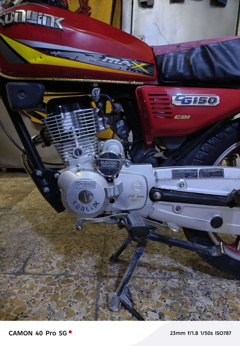 مكاني بغداد الحسينية راشديه شارع ابو سمير *********** متواجد واتساب 
سلام عليكم دراجه سونيك ماكس مديل 23 اوراق كامله 
دراجه جاهزه من كلشي اي نقص ما بيهه اخوان دراجه مال جناي يعني مو دلفري اني مخلي الصندوك للجماليه مال دراجه فقط شلعه ومعدل فول تخم تاير جديد برك امامي خلفي جديد بلمكان كهربائيات كلهن شغاله بلاديه  عداد اكتروني 9 الأوان يغير ويه كل نمره لون و متحرك سعر  650 الف
