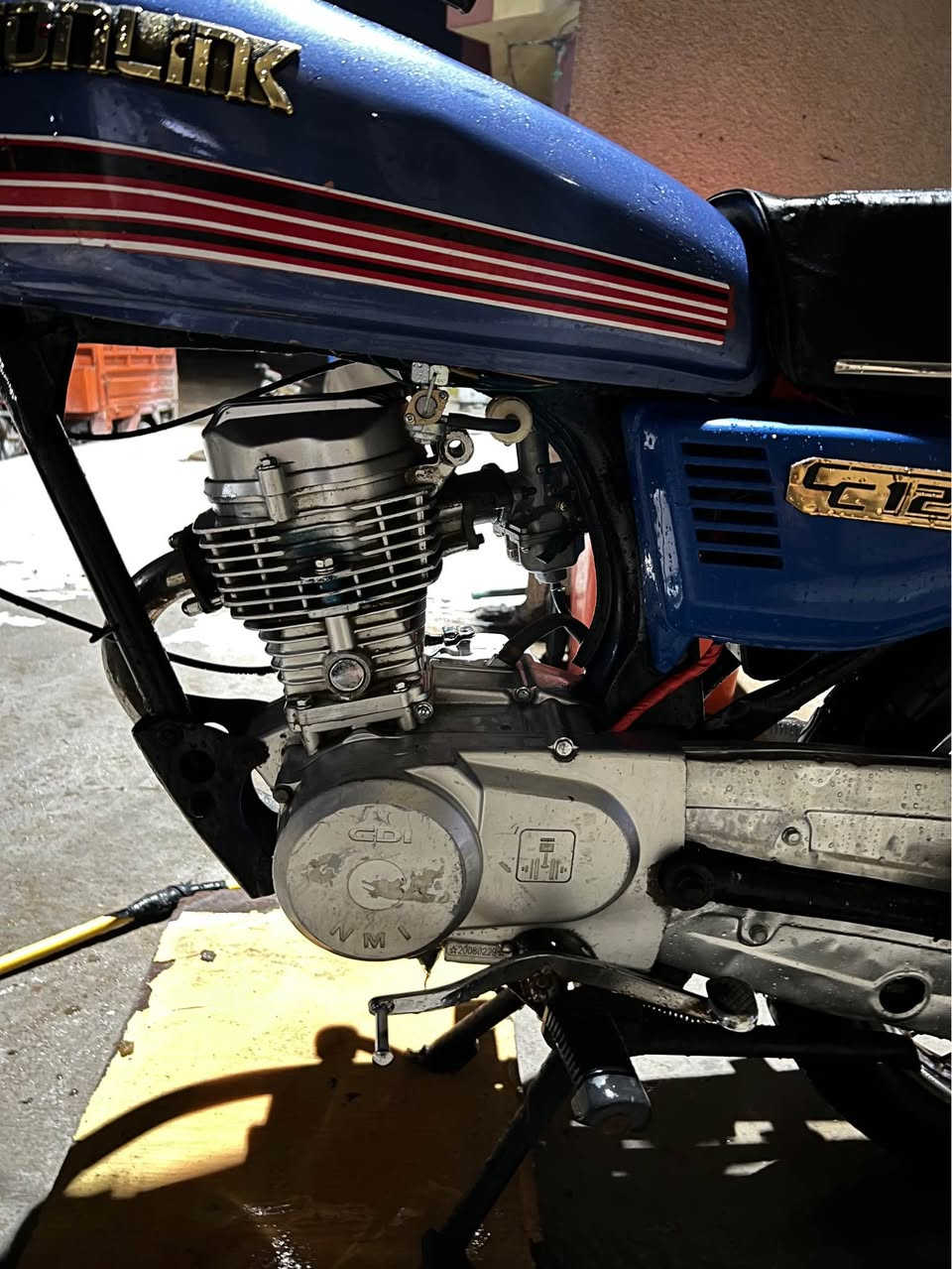 سلام و عليكم دراجه نامه البيع دوات مكفوله من لبوكا 
نضيفا محرك ما مفتوح دراجه حلوا دكت هندر و كاعدة 
سعر 375بيه مجال الشراي راسلني هاذ رقم 
ابي واتساب ***********علوان البصره ابو الخصيب البصرة, العراق
