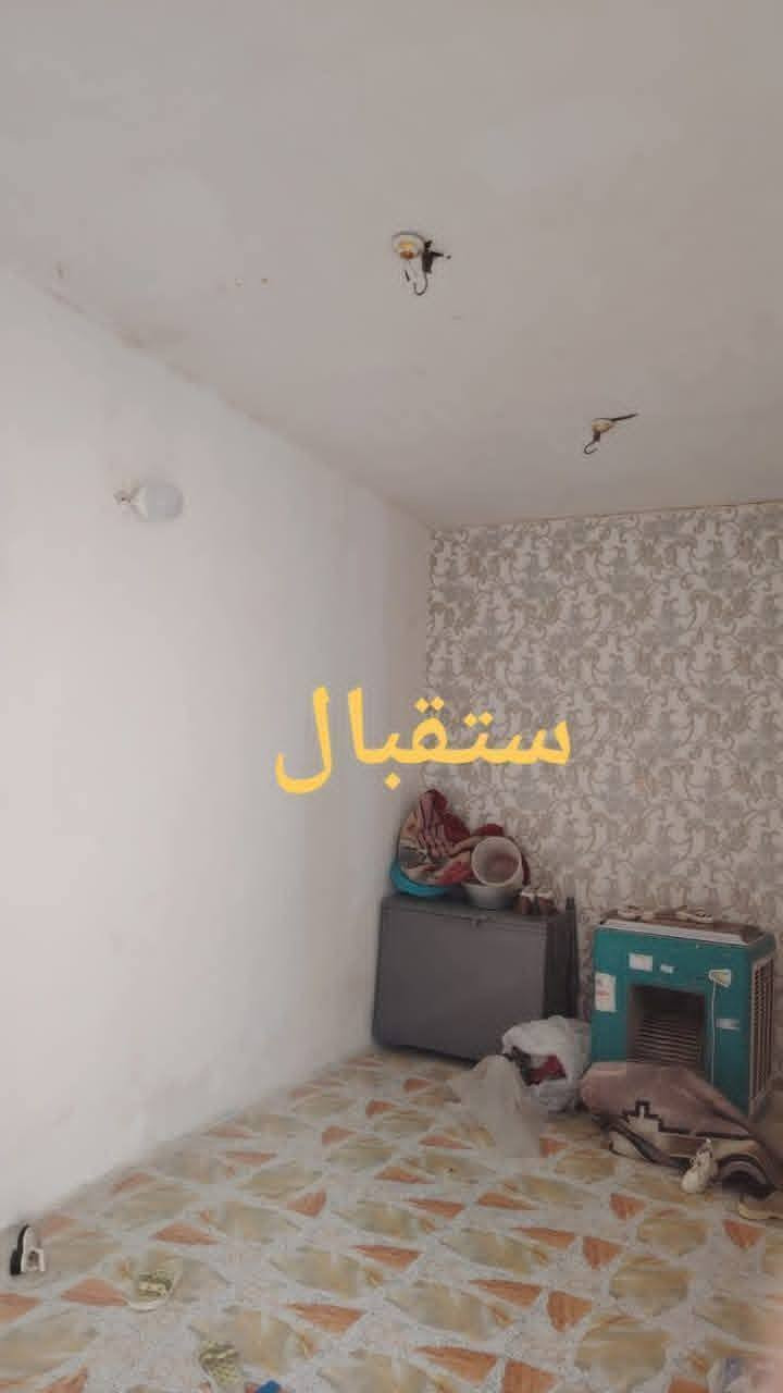 دار للبيع مساحه 100 م
كوفه طريق الزوار قرب منتزه جنات الكوفه 
غرفه وصاله واستقبال ومطبخ وصحيات 
الاستفسار الاتصال  ***********

