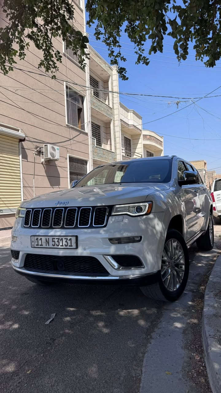 السلام عليكم.
جيب 2017 فول  (امريكي ) للبيع 
ماشية / 76960 km
المحرك : 3.6 V6 
لون ابيض 
حادث / جاملغ وبنيد  وبدون دواخل 
السعر  230 وبيه مجال بسيط
رقم بغداد انكليزي
المواصفات :
دفع رباعي 4x4 .  تحذير النقطة عمياء ⚠ .ويل قياس 20 انج .
• انارة متحركة .• سقف بانوراما •سقف شامو . شاشه كبيرة . 
• نظام الخرائط (GPS) • ستيرن كهربائي • المصابيح الأمامية زنون  • كشافات الضباب زنون .تشغيل عن بعد • صندوق كهربائي • حفظ وضعيات الجلوس (ميموري) • المقاعد الأمامية كهربائية • المقاعد الأمامية تبريد وتدفئة • المقاعد الخلفية تدفئة • حساسات أمامية • حساسات خلفية . 
•جوبلس 3وضعيات • كاميرا خلفية دوارة • تدفئة ستيرن • مانع تصادم خلفي • ابل كاربلي وايرلس • محدد سرعة . سقف بنوراما • نظام التشغيل والاطفاء الاوتوماتيكي 
( Auto Start System. • ⁠مري قلاب• ⁠مري شفط• وضعيات قيادة• ⁠شفتات ستيرن• ⁠داخل قرميدي• ⁠سيستم سماعات• ⁠هزة وسنوية جديدة• ⁠سيارة بسمي تحويل  ثاني يوم • ⁠تايرات جدد.
البياع حي الرسالة /*********** وتسأب
