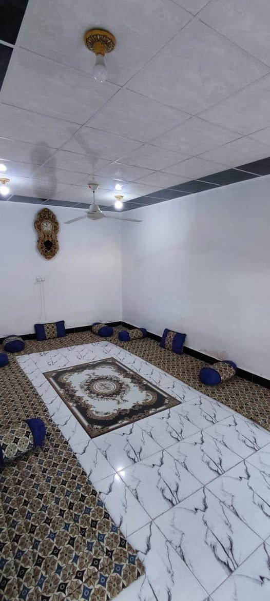 عرض بيت للبيع حي الثورة مجاور ثانوية ملتقئ العلوم ومقابيل مدرسة العراق. تفاصيل
مساحه 180 متر غرفتين وهول وربعه ومطبخ صحيات خارج داخل 

للاستفسار ***********
***********
