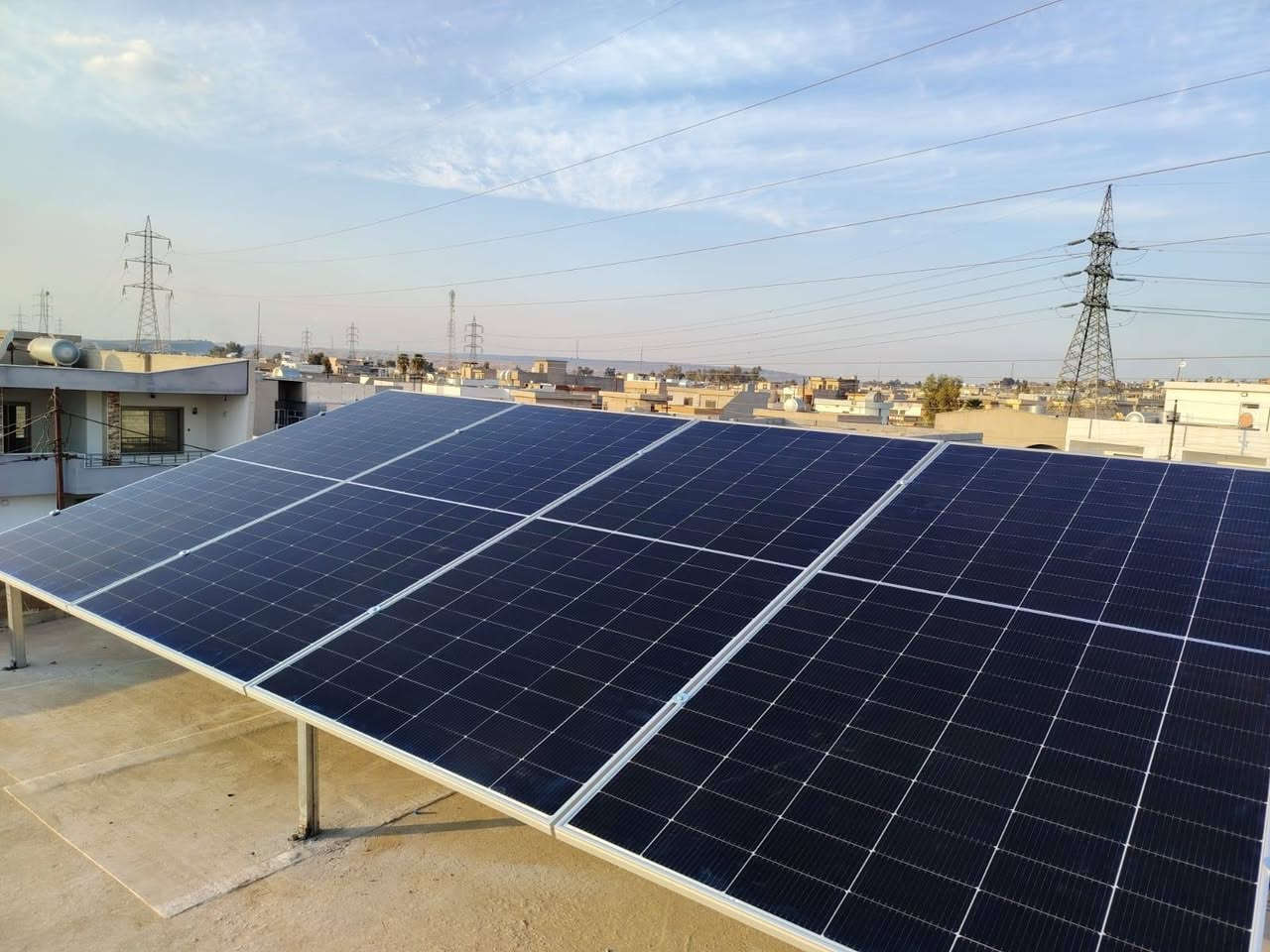 بفضل الله وبحمده قامت كوادر شركتنا (شركة المهندس للطاقة الشمسية) بنصب منظومة طاقة شمسية منزلية لأحد زبائن شركتنا
العرض الاقوى تحطيم الاسعار 🔥 🔥 🔥 🔥 🔥 🔥
العرض الاول 🔥 🔥 🔥
السعر : 4،500،000 نقدا
السعر : 6،000,000 قسط 
القسط الشهر 333 الف فقط
القدرة : 20 نهاري و 15 ليلي 
الألواح: 620 واط ضمان 15 سنة  عدد 8
البطارية: ليثيوم حجم 15 كيلو واط ضمان 5 سنة
الانڤيرتر :  حجم 6 كيلو مع واي فاي مدمج ضمان 2 سنة 
العرض الثاني 🔥 🔥 🔥
السعر :  3,3750,000 نقدا
السعر :5,000,000 قسط
القسط الشهري277 الف فقط
القدرة : 10 نهاري و 10 ليلي 
الألواح: 610 واط ضمان 15 سنة  عدد 5
البطارية: ليثيوم حجم 10 كيلو ضمان خمس سنوات
الانڤيرتر :  حجم 6 كيلو مع واي فاي مدمج ظمان 2 سنة
العرض الثالث 🔥 🔥 🔥
السعر : 3.000،000 نقدا
السعر : 4,250,000 قسط 
القسط الشهري 236 الف فقط
القدرة : 10 نهاري و 7 ليلي 
الألواح: 620 واط ضمان 15  سنة عدد5
البطارية: ليثيوم حجم 7 كيلو ضمان خمس سنوات
الانڤيرتر : حجم  4 كيلو ضمان 2 سنة 
العرض الرابع 🔥 🔥 🔥
السعر : 2،500،000 نقدا
السعر : 3,500,000 قسط
القسط الشهري 223 الف فقط
القدرة : 8 نهاري و 5 ليلي 
الألواح: 620 واط ضمان 15 سنة  عدد 4
البطارية: ليثيوم حجم 5 كيلو ضمان خمس سنوات
…………………………………………
المنظومات الحامضية  
العرض الاول  🔥🔥🔥
السعر: 2.500.000 نقدا 
السعر: 3.500.000 قسط 
القسط الشهري 223 الف فقط 
القدرة: 9نهاري و6 ليلي 
الالواح : 620 واط ضمان 15 سنة عدد 4 
البطارية: اوكايا 200امبير c10 عدد 2 ضمان 1 سنة 
الانڤيرتر : حجم 4.2KW ضمان 1 سنة 
العرض الثاني 🔥🔥🔥
السعر: 1.750.000 نقد 
السعر: 2.500.000 قسط 
القسط الشهري 166 الف فقط 
القدرة: 7 نهاري و 3 ليلي 
الالواح: 620 واط ضمان 15 سنة عدد 3 
البطارية : اوكايا 200 امبير c10 عدد 2 ضمان 1 سنة 
الانڤيرتر : 4.2KW ضمان 1 سنة 
 #شركة #المهندس #للطاقة #الشمسية 
كركوك - الحويجة - شارع المشاتل قرب جامع كامل الحاج صكر مجاور شركتي الدليان والصبحي للحج والعمرة  والعمرة***********
للحجز و الاستفسار
مدير شركة المهندس للطاقة الشمسية  
ربيع سامي الجبوري 
⁨ ***********
مهندس سعد 
***********
انور الفرحان 
مدير المبيعات 
***********
مهندس الصيانة 
عزيز الفرحان 
***********
 عمر الفرحان 
***********
