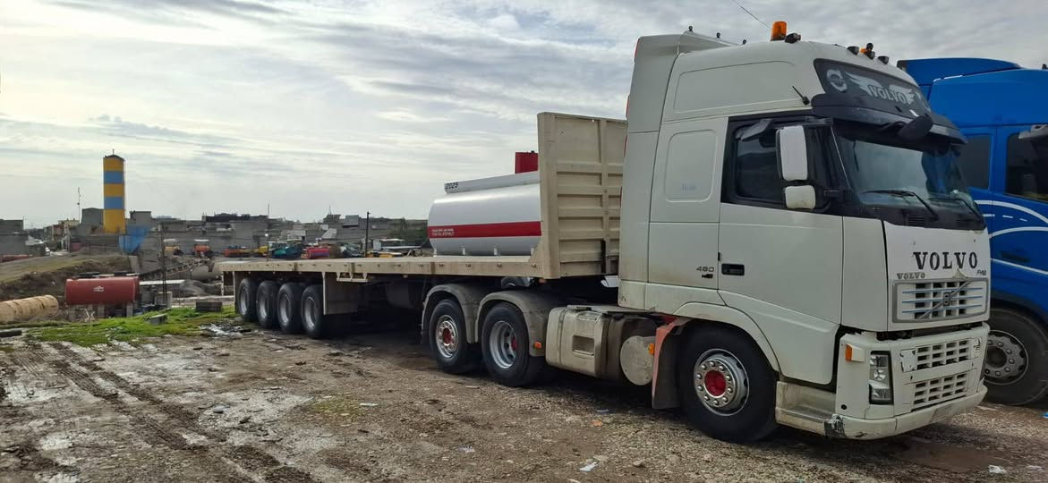 السعر 360 $ بيها مجال قليل
***********
***********
فالفو ٢٠٠٣  هيه والعربانه رقم صلاح الدين مشروع وطني بعد شهر تسقط السنويه شرط التحويل بسمي السياره مربوطه ٣ دنكير مزوج  سياره اربع خطوط  فول مواصفات فقط كير عادي  مكينه كير اكسل بشرط سياره مامتعوبه (رتايدر) (جوبلس امامي) (كشن ذاكره)( ثلاجه داخليه )(صوبه . تبريد . تدفئه. شرط ) السياره مكفوله ///عربانه حداديه ١٣.٦٠ دناكير ١٤ صيني فرشه جكر بليت چتف ٧ ملم  بيها فطر من يم الندكير الرابع مضروبه شريط زوجين تايرات تعبانات والباقي نص عمر .والراس تخم تاير
