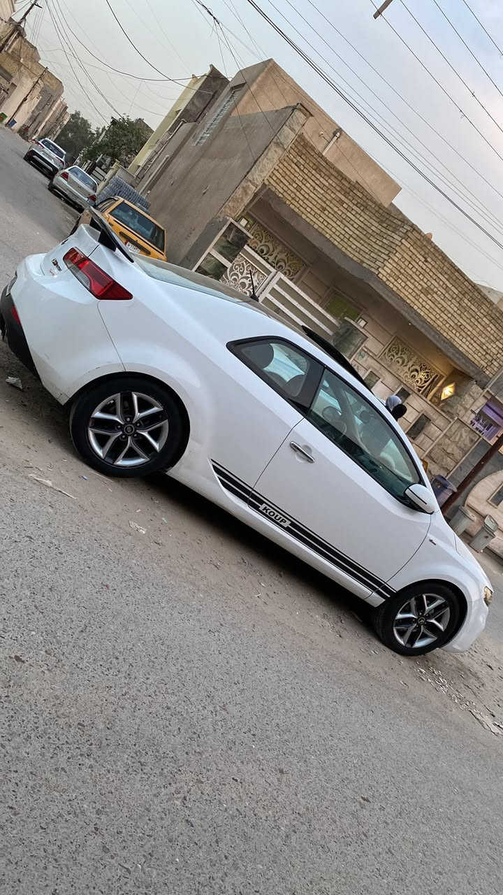 كيا سيراتو خليجي فول اعلى مواصفات  12 ماشيه 170 حقيقي نضيفه حيل صبغ فقط بنيد وتعديل ع كد 4 اصابع بلهلال الخلفي 
حاساسات 
كامره خلفيه  
كشنات جلد 
بصمة تشغيل 
بصمات بلبوب 
فتحه بلقمارة
مرايات شفط 
اشاير بلمري 
شفتات ستيرن 
شاشه 
محرك دوش 
تبريد ثلج على الواحد شرط 
كير محرك بشرط ممفتوح برغي بيهن بلاديات 
بيع او مراوس 
***********
بغداد الدورة 
للتواصل اتصل ع رقم واتس اب
