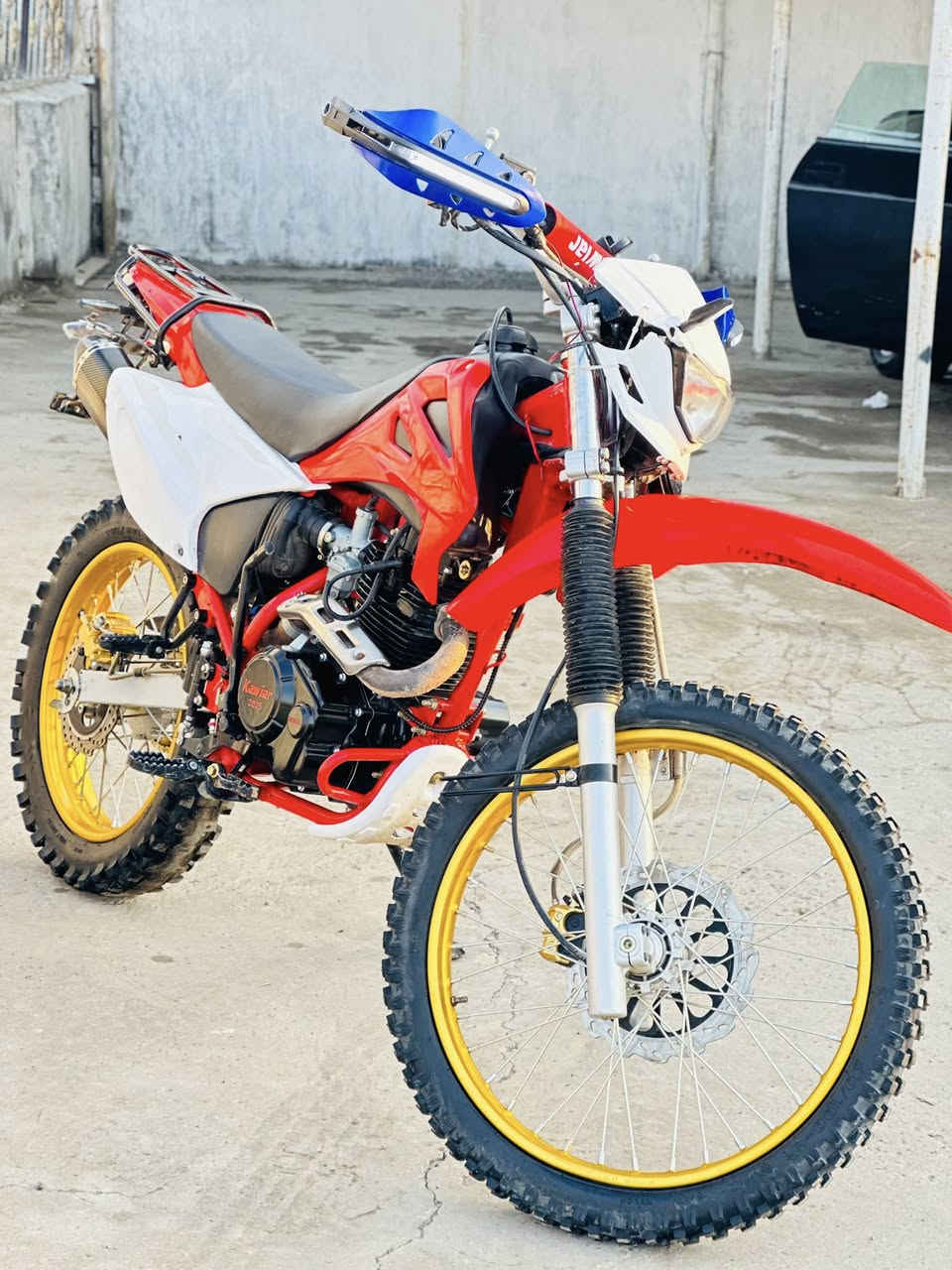 السلام عليكم
للبيع قفاز كاويار 2025
محرك ما مفتوح 
السعر 1150 مليون ومية وخمسين 
وبي مجال ***********
