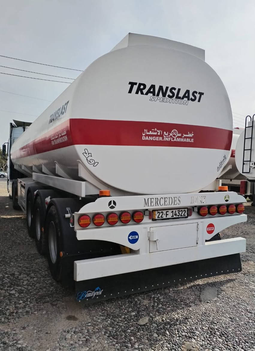 #اكتروز تريله صهريج للبيع 
موديل2004 
حجم 1844 
مواصفاته رتايدر تبريد حاكيه ثلاجه
 هورنات قفل مركزي بردات كهرب
 دشبول صاج سبلت صحراو
ي تانكي وعد خنجر 2016 محدث 2026
 جكه ماكو محرك مامفتوح  تخم تاير 
سنويه ارقام وهز جديد 
عنوان موصل برطله معرض #الحاج_فارس 
***********
***********
***********
