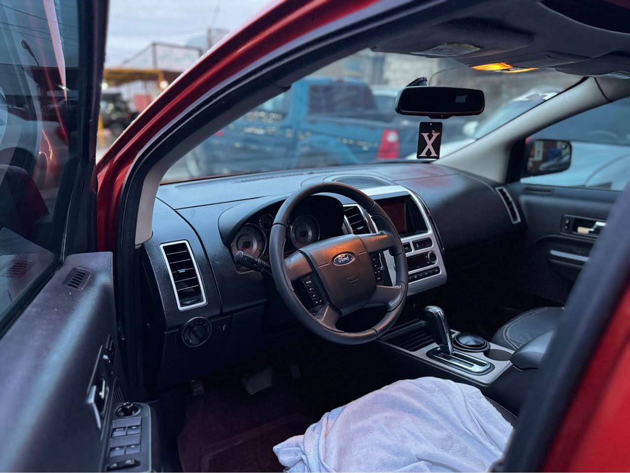 فۆرد ئیدج 2008
گێڕو مەکینەو تەبریت بەشەرت
بێ بۆیاخ 
سفری شەریکەی Niva 
فوول مواسەفات
٨٧$
*********** السليمانية, العراق
