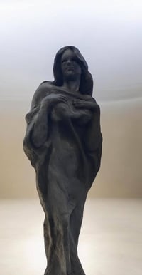 نحت إسمنت • تمثال امرأة • ١٦٠سم