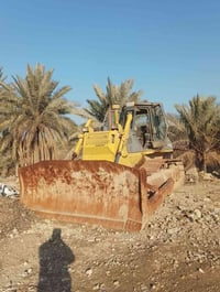 بلدوزر موديل 2000 • بابل • مكينه نضيفه