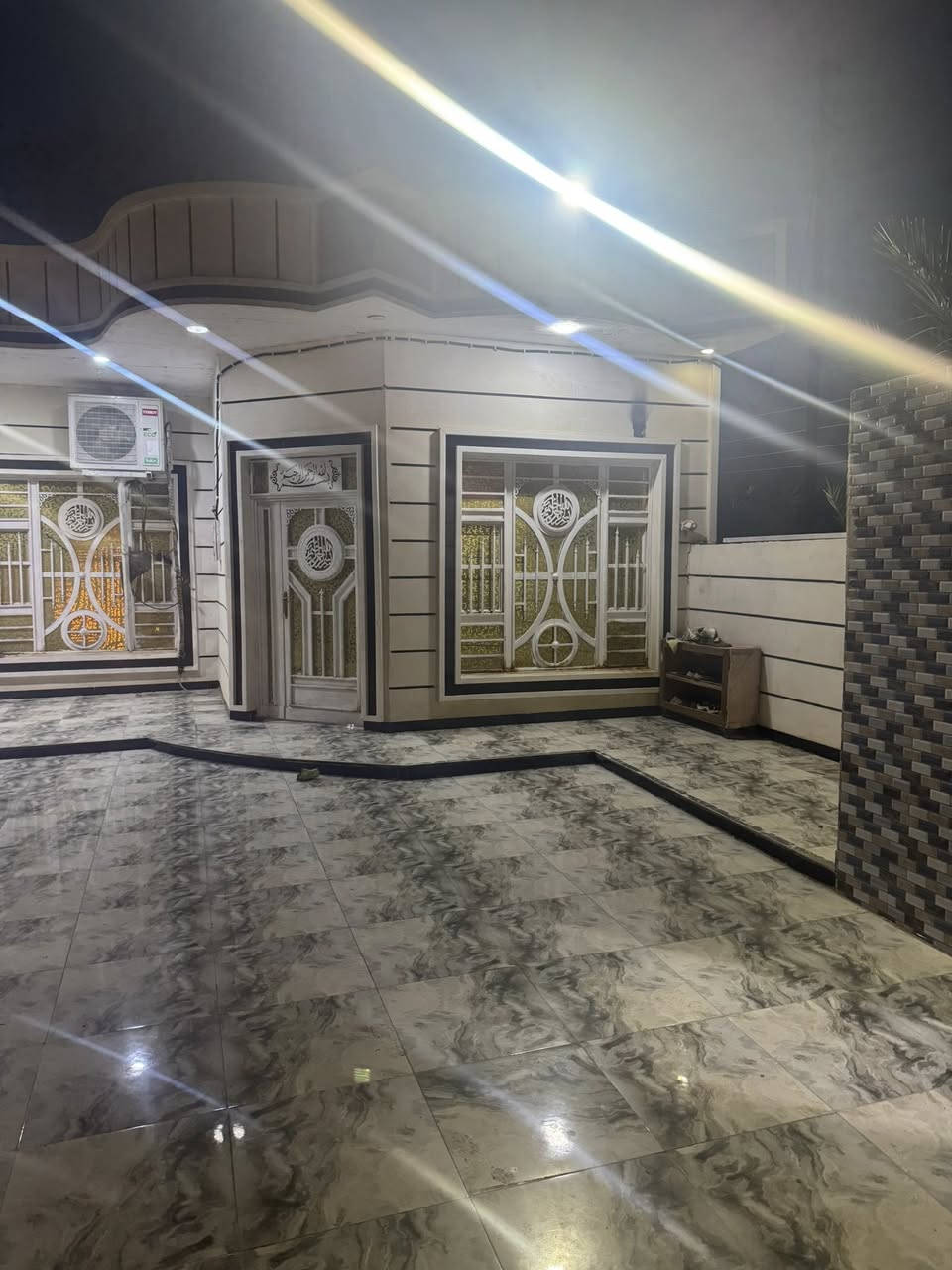 بيوت للبيع عدد ثلاثة مع ارض زراعية مع بستان نخل عقد ١١٧ باسمي قضاء الميمونه منطقة العشرات الخدمات ماء وكهرباء وتبليط للاستفسار الاتصال على الرقم ***********
