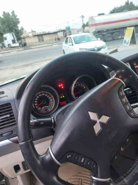 سلام عليكم باجيرو2016 السعر190$ورقة اوبيه مجال بسيط العنوان بغداد مدينه الصدر لاورفلي  رقم المبايل*********** سيارة مكفوله
