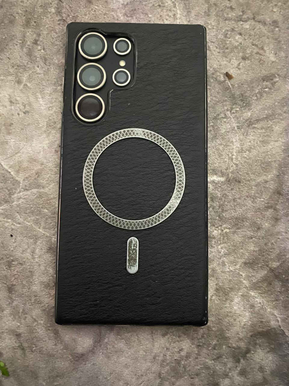 اس ٢٣ الترا نظيف جدا خالي من اي خدش
ضمان ٣ ايام اذا بيه مشكله يرجع
السعر ٨٠٠ وببه مجال جدا بسيط
ملحقات كارتون وكيبل 
***********
