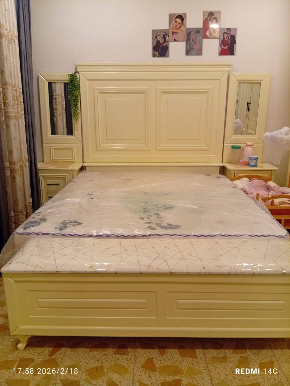 غرفه اخشاب عراقي تصميم تركي
مصارلي شهرين من جبتها اخت الجديده غرفه قويه خشبها قوي العنوان حيور سبع قصور
السعر خاص رقمي 
***********
