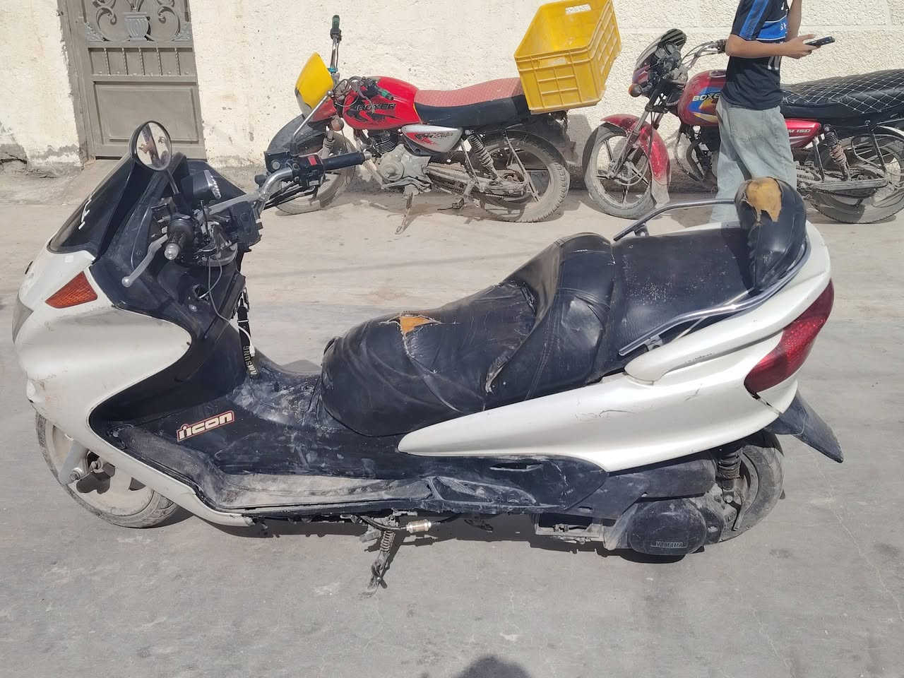 السلام عليكم  
ماجستا دبل رون 160  للبيع او مراوس شعندك نزل 
دراجة نكرة سلف  باتري تكتك بيهة يعني انسة تأخير تشغيل  الصبح 
هورن سيدان شغال. اشاير. دبل اشارة. رون شغال.  ام بي ثري تك تك بيهة. دراجة بس ويلهة الخلفي ساحك اشتريلهة  ويل وطلع مابيهة كلشي  350 وبيهة مجال
ديالى بعقوبة  فلكة الامين 
***********
