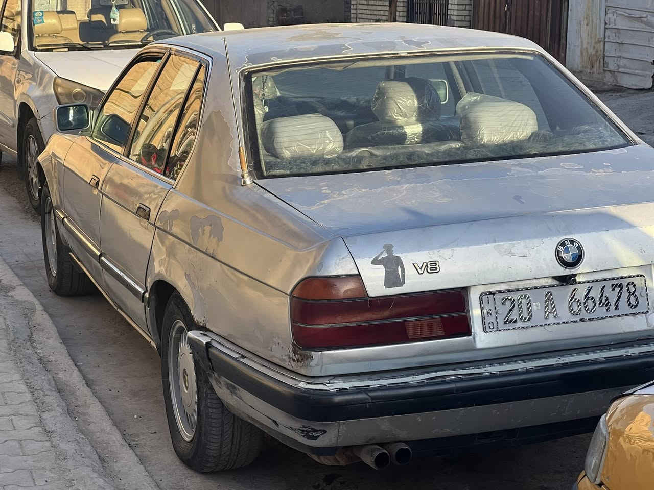 السلام عليكم بيم wمكينه وكير وصدر وتايرات رقم جديد بسمي سياره عوزه صبغ فقط السعر ٣٥مكان السياره بغداد الحسينية شارع ابو سمير ***********غرفته كلش حلو
