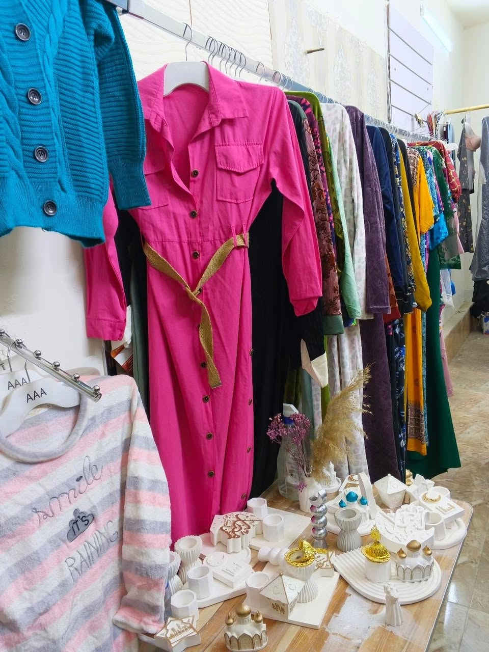 سلام عليكم ورحمه الله وبركاته 
محل للبيع ملابس نسائيه وكوزمتك وكسسوارات 
مجهز كامل  وأيضن وياه معمل حجر  كما موضح أمامكم في الصور
عنوان امحل تكريت حي الجمعيه  قريب على شارع الزهور فرع مرطبات جنات  
سعر 5ملاين وبي مجال 
 هـ ***********
هـ ***********
