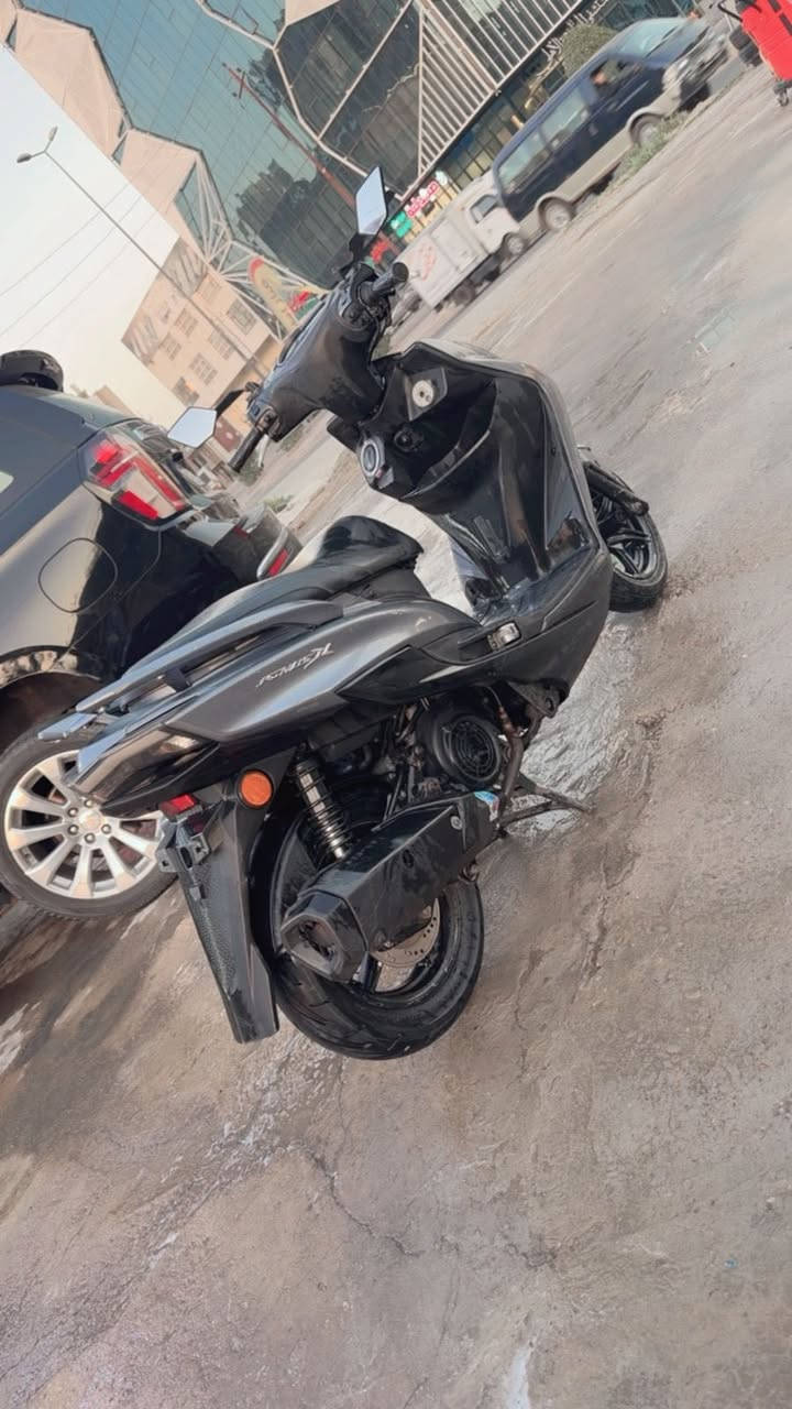 سلام عليكم شباب سكنس شمعه دراجه لون رصاصي دراجه جديده بيها كلجات رياضي بلاديات  بغداد الحريه الاولى***********
