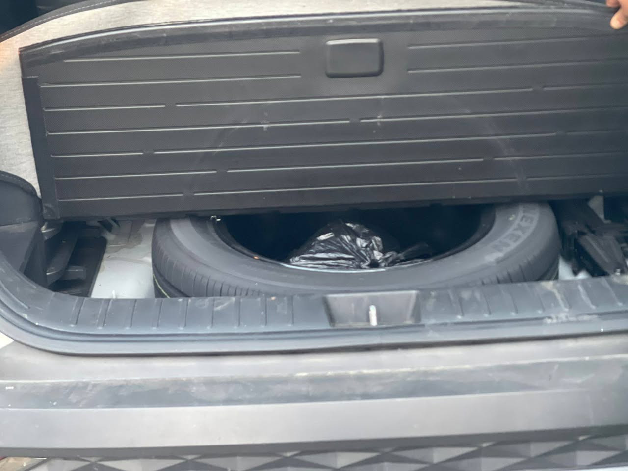 السلام عليكم توسان ٢٣ خليجي فوول عدا الفتحه ماشيه ٣٣ الف كفاله تخم تاير دوشمه ارضيه وكشن بيهه بارد اقل اربع اصابع بالجنطه سونار موجود السعر ٢٠٧ 
رقمي *********** خاص مفتوح
