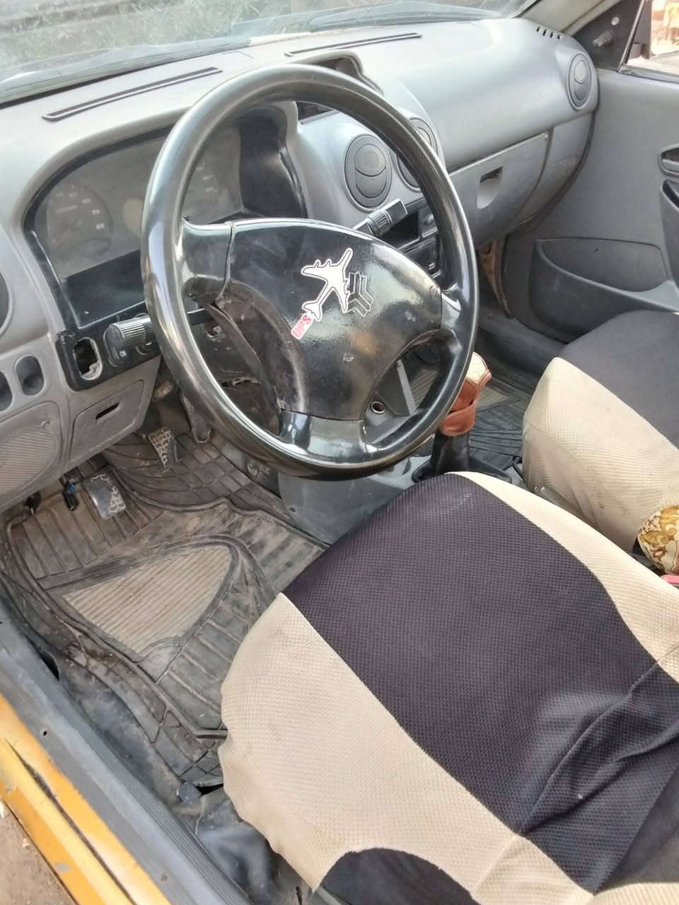 السلام عليكم سايبا 2012 تحويل مباشر
مصفره هيئه وغرامات محرك 
صدر جديد بور جديد تخم تأير جديد دبلات اربعه جدد
غرفه جديده كهربائيات كله شغاله سنتر لوك شغال
سياره كبل للشارع ما عايزه اي شي 
مكاني بغداد المدينة 
السعر 22
هاتف ***********
