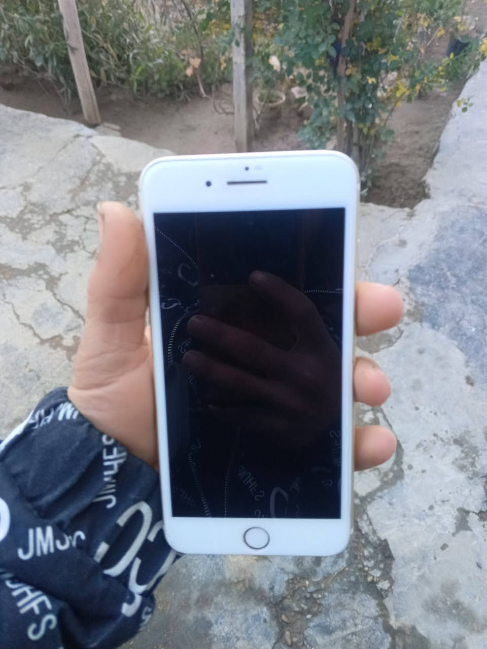 سلام عليكم ايفون 7 بلاص ذاكره 128 جهاز كله يشتغل بس صوته ماعرف ناصي شويه سعره 70 وبي مجال قليل رقمي ***********
