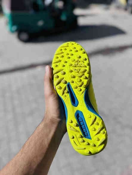 حذاء باله نضافه 100/100 

تجهيزات العميد الرياضيه 🔥🔥

اقوة عرض موجود 🔥🔥

سعر القطعه 35 الف وتوصيل مجاني ✅

قياس 40 

توصيل متوفر جميع محافضات العراق 🌘

***********
