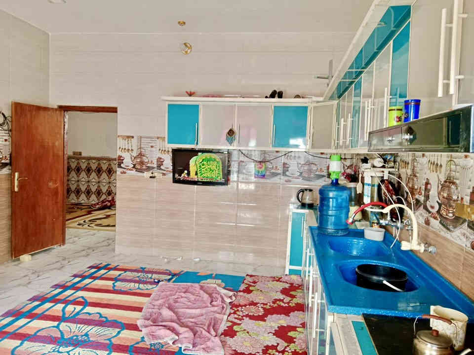 السلام عليكم
  دار للبيع
طابو زراعي سند 25 
العنوان / /بابل المدحتيه
شارع المعاره قرب سيد جواد العناوي
شارع سيد سهيل 
المساحة//650
خدمات كامله من ماء وكهرباء
السعر/130وبي مجال
تفاصيل البيت طابق واحد 
استقبال 
صاله 
محل 
غرف عدد(3)
مطبخ حار وبارد
منور خلفي وجانبي
مجمع صحيات داخليه وخارجيه
طارمه و حديقه 
السطح كامل اشتايكر 
للاستفسار
***********
