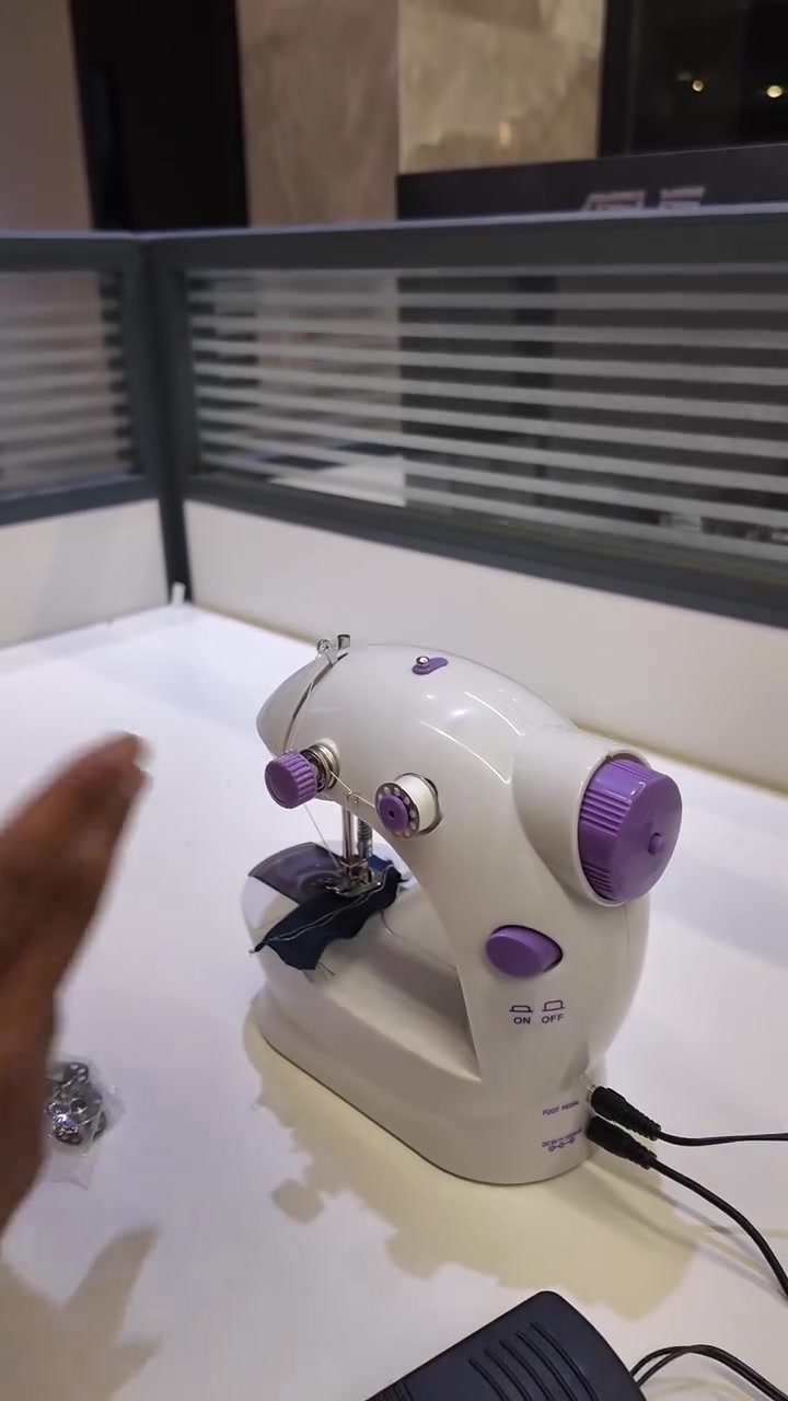 ✨🧵 خياطة سهلة وسريعة بين إيديك!

ماكينة خياطة SM-202A بتصميم عملي وسرعتين تحكم حسب احتياجك ⚡
تشتغل باليد أو بدواسة القدم لراحة أكبر 👣
خيط مزدوج لنتائج أسرع وأقوى 🪡
حجم صغير مع إضاءة مدمجة تسهّل الشغل في أي وقت 💡

خلي إصلاح وخياطة ملابسك أسهل من أي
🚚 

📲 للحجز والاستفسار واتساب :
***********

لا تفوتين الفرصة ✨ الكمية محدودة 💕
