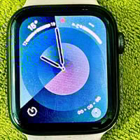 أبل SE ٤٤ • بطارية ٨٧٪ • أبل ٣٢ تطفي