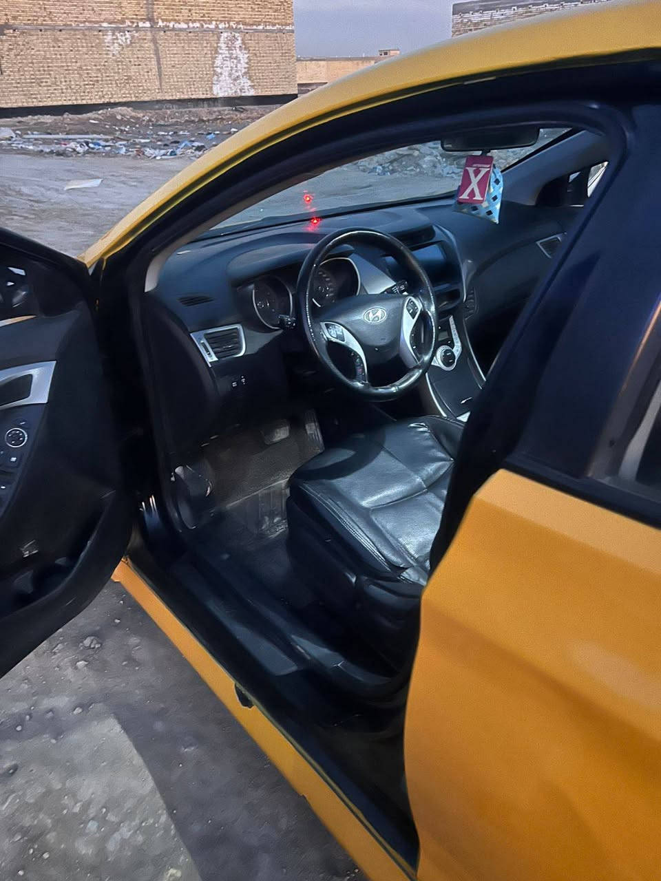 سلام عليكم لنترا 14ترهم مراوس اوبيع ناصريه مكانها
محرك جديد   لا تنقيص ولا تبخير ولانفخه
كير شلعه تخبل شرط بطناش 
حداديه ورا وكدام جديده شرط طوبه 
تخم تاير جديد كلش 
ويل عادي  أهل جمبزه اليوم غير ترتيب 
صبغ ويل وفلنجات حراري شرط 
ستد الطويل 
مري شفط 
شاشه
حساسات خلفيه 
نظام اي بي اس 
اربعه دسك 
كشنات جلد اصل ++ مدوشمه سياره وكامله دوشمه جديده ++ حمام بطن سياره كامل 
منظومة زنون بلاجكتورات اصفر شرط نهار بدون لايت 
تحكم ستيرن  صوبين 
كصه جنطه شغل باجات فوك وجوه درجه اولا
***********اثير 
***********اسيا
