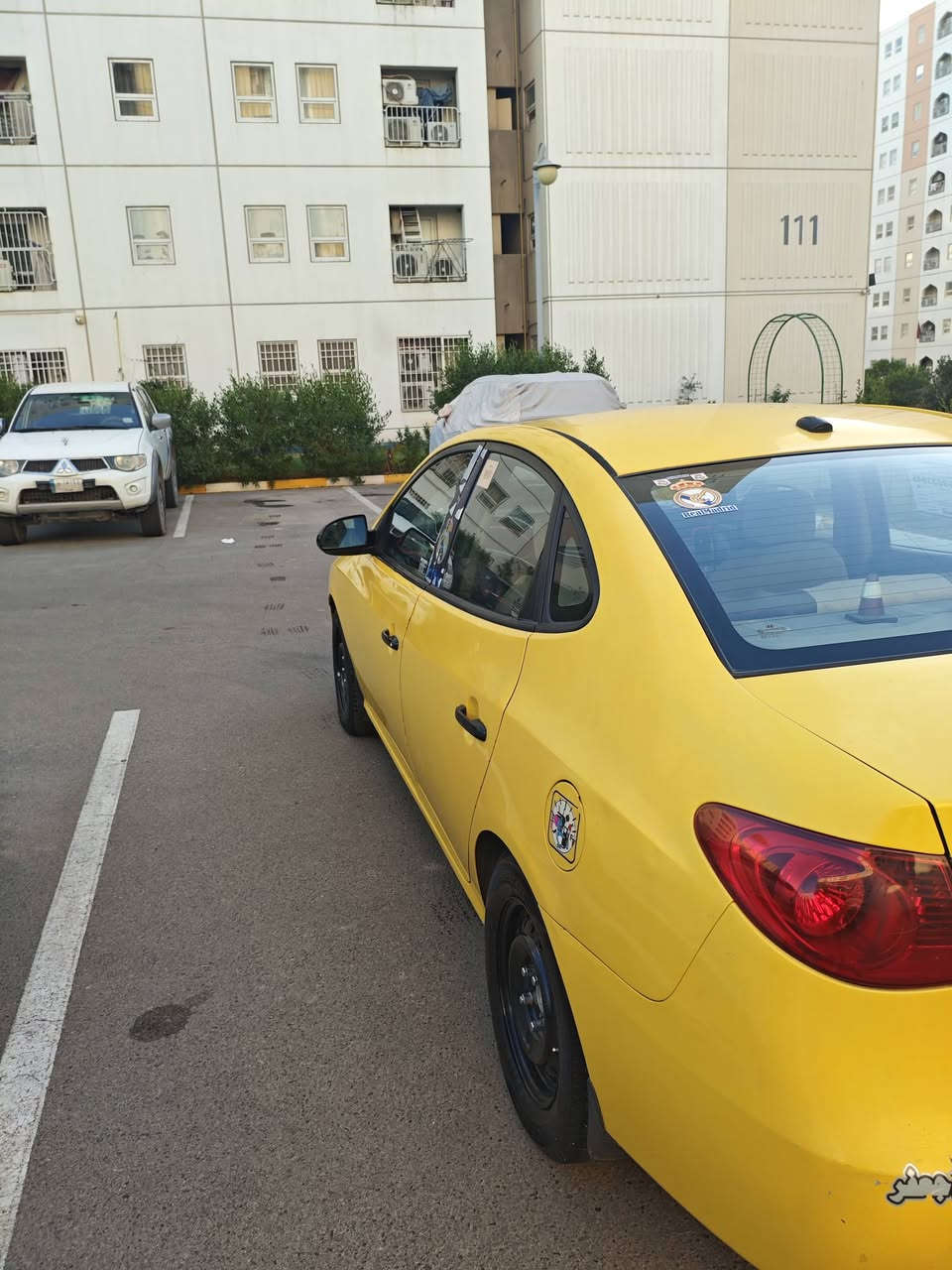 سلام عليكم للبيع الانترا موديل 2008 
محرك 2000
كير ومحرك كفاله لاتنقيص ولاتبخير 
منظومه تبريد جديد صدر امامي خلفي جديد 
منضومه غاز  
ضرر بنيد مبدل 
مكان بغداد بسمايه ممتواجد على فيس اتصال 
***********
*********** السعر 88
