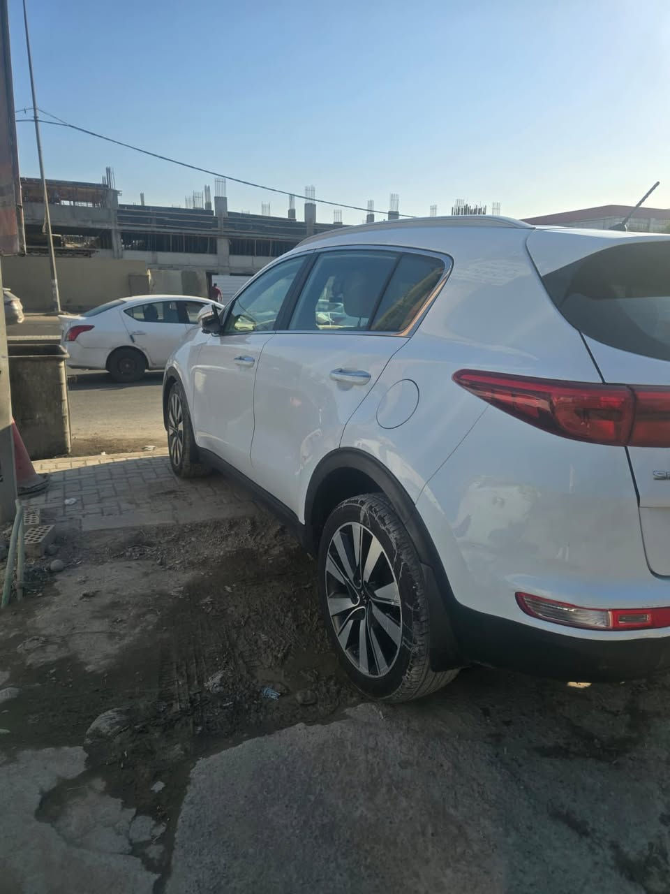 السلام عليكم
سبورتج 2019 سيارة نظيفة جداً خليجي  موضح بل سونار ماشية 180 الف مكينه 2000 دوش رقم وسنوية جديدة بأسمي السعر175 وبيهه مجال مكاني تقاطع  النهروان

***********
***********
