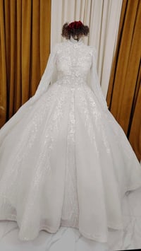 بدلة عرسي من تصميم احمد البديري شغل هاند ميد ثكيله تلبس من 36 لل40 مال...