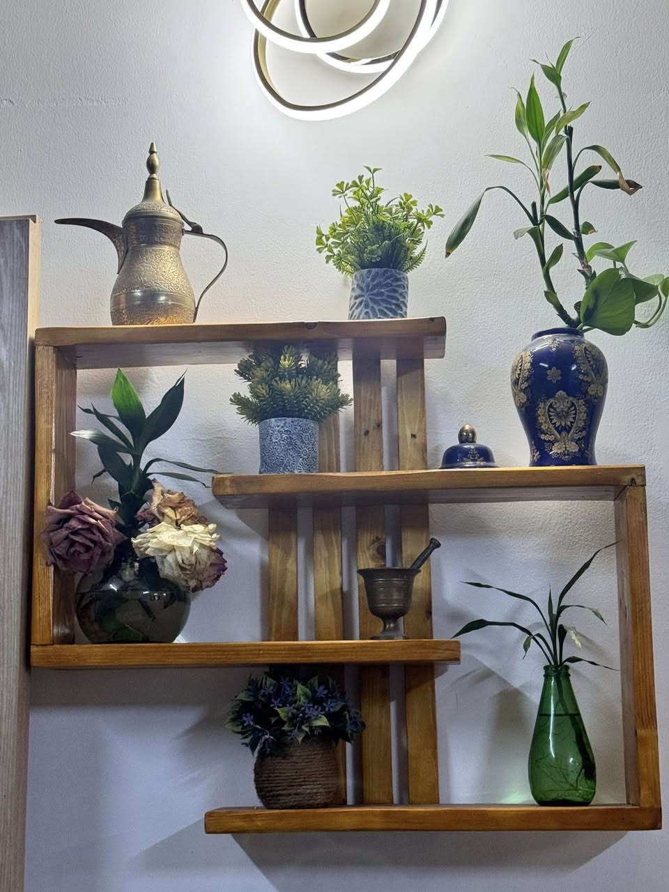 الى محبين قطع الخشب للحجز مسبقا ابو حيدر ***********بالاضافه الى تنطيف وشد وتصليح السبالت
