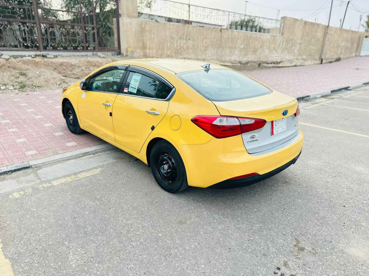 السلام عليكم فورتي 2015 حادثه بنيد فقط بدون دواخل  ليبل واحد سونار مرفق بل المنشور  الاستفسار***********  السعر 110 مجال بسيط موصفات شاشه كامره محرك 2000 دوش تحكم استير حداديه تخم تاير جديد المكان كربلاء
