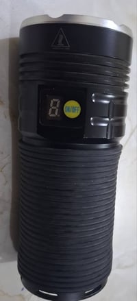 مصباح LED • ١٥٠٠٠ لومن • قابل شحن USB