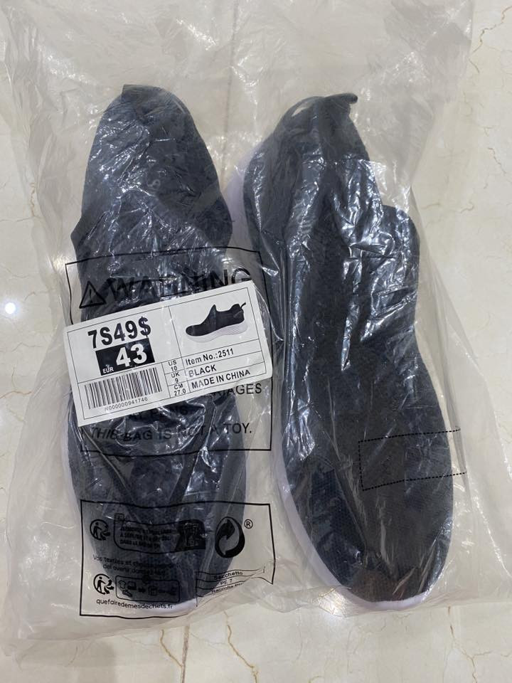 السلام عليكم 
شبابنا الطيبه تكرمون حذاء طبي جدا خفيف القاعدة فوم خفيفة   للجري او للرياضه سعرة السابق مثل مموضح امامكم 49$ 
او تكدرون تتأكدون وتشوفو بالأمازون او مثل مموضح أمامكم بالصور 
قياس الحذاء 👞 43
متوفر توصيل 🚚 
واتساب فقط ***********
