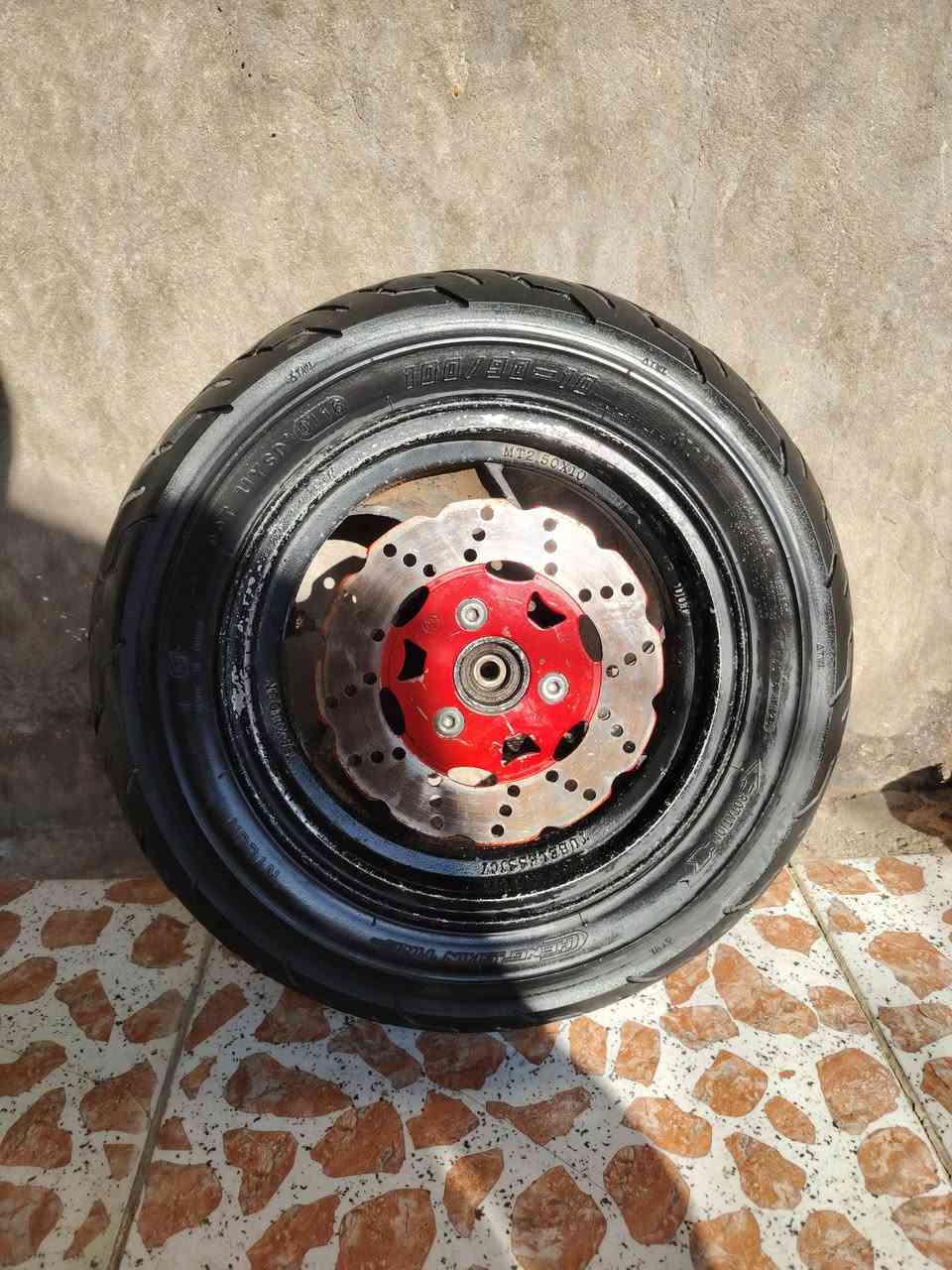 للبيع تاير ويل فراشه جديد
السعر 25 وبي مجال قليل ***********
