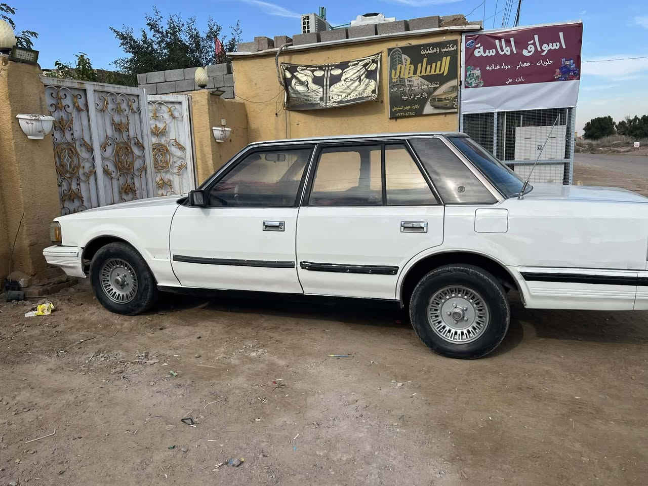 سوبر موديل 85 رقم انبار باسمنه  تحويل ثاني . مكفوله من الضربه   مكينه كير  كفاله كهربايات وتايرات حداديه كله جديد شرط  السعر ٣٤  بيهه مجال
سياره داخل كلش نضيف مصبوغه حزام جماليه 
مكاني ناصريه قلعه سكر
***********
***********
