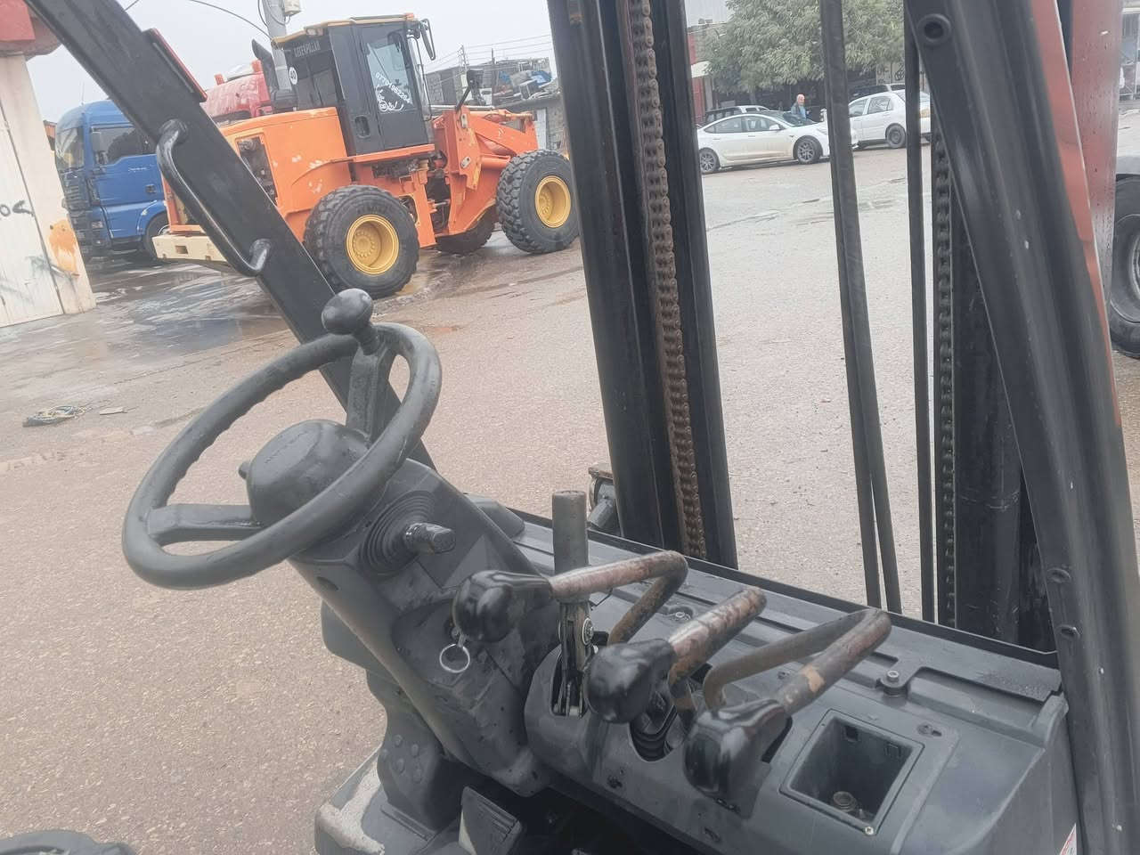 سلام عليكم
للبيع رافيعة نيسان ياباني دخول جديد 
اوراق كامل منفيست كاتي 
رافيعة كفالة عامة بلادي كير محرك مامفتوح 
3حركة 2.5طن 
موديل 2012سعر 75شوية مجال 
عنوان كلار ***********
