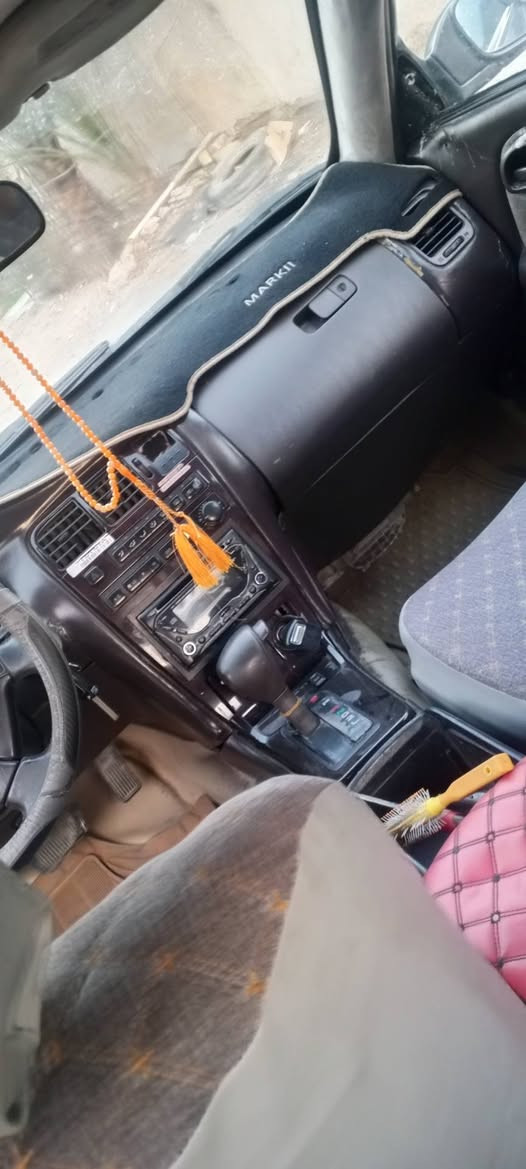 سلام عليكم شيزر موديل 1996 مكينه وكير حلوات كهربائيه كلها شغاله مكفوله من لكص ونقل جثه السعر 55 وبيها مجال قليل رقم الاتصال ***********
