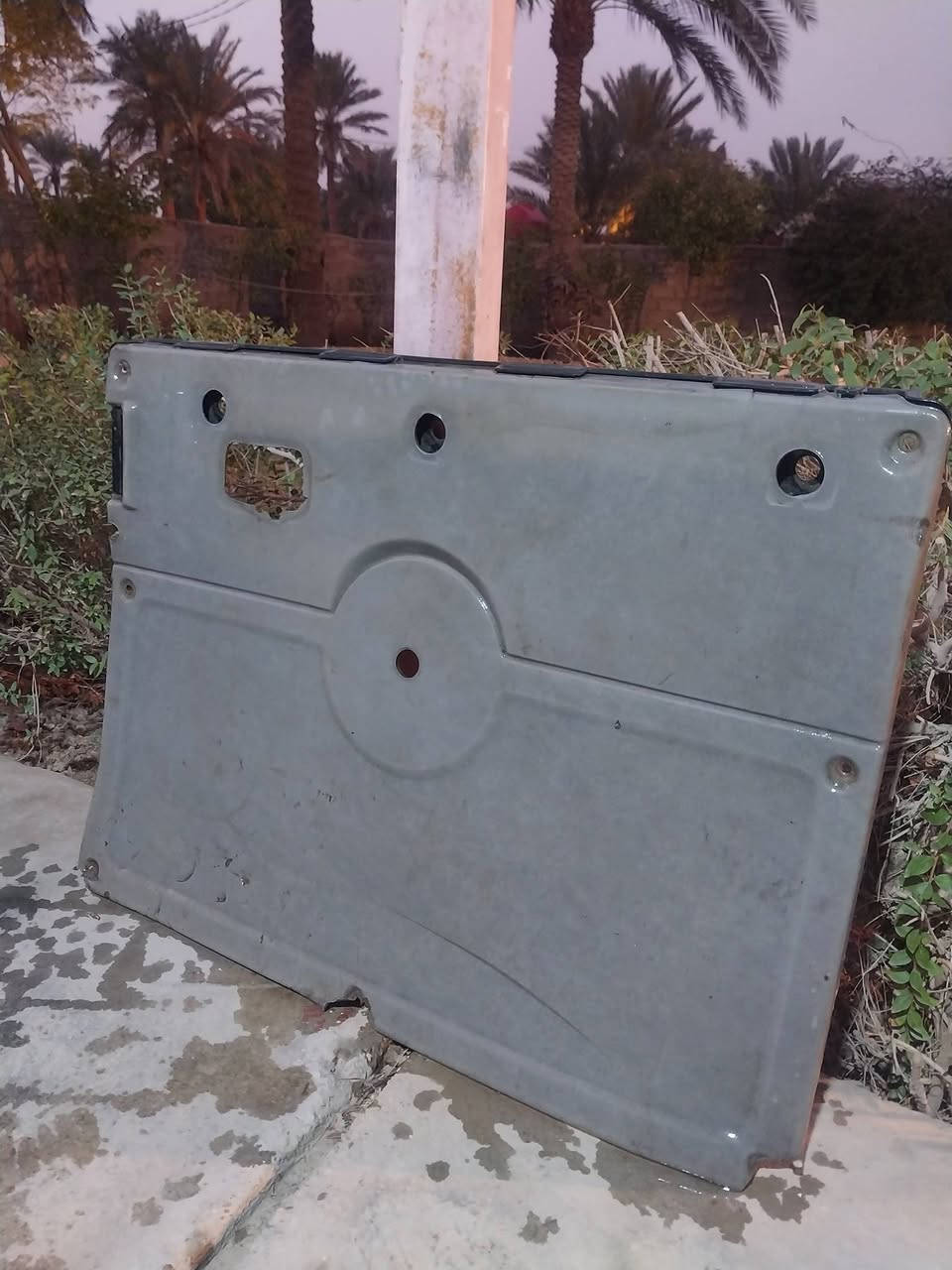 للبيع يده باب اف ١٢ وابطانه باب اف ١٢
***********
