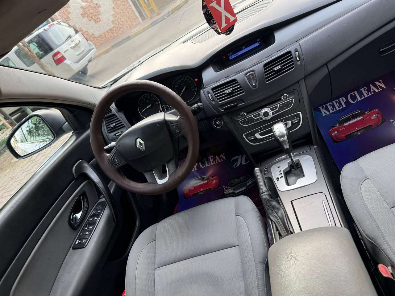 رينو سافران مكفوله
موديل 2013 مابيها صبغ مكفوله
السعر 79 وبيها مجال
حجم المحرك 2000
تبريد ثلج ⛄️ تبريد قطعتين
تخم تاير جديد 
صدر نضيف
لايت زنون 
بلوتوث اوكس 
جام كهرباء اوتو 
مكاني بغداد بسمي. تحويل ثاني يوم
التواصل. ***********
