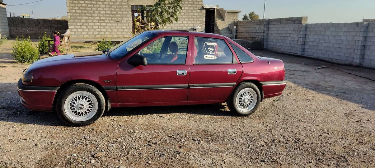 سلام عليكم سياره اوبل فكتره حجم ٢٠ موديل 92 سنويه عضم كاربون بانزين بيها شرط الوكاله والتحويل كير ومكينه شرط صطاب ABC تنته سليت قفل مركزي ستيرن بور صبغ عام جماليه السعر 46 وبيها مجال ستفسار نتصال بل رقم ***********
