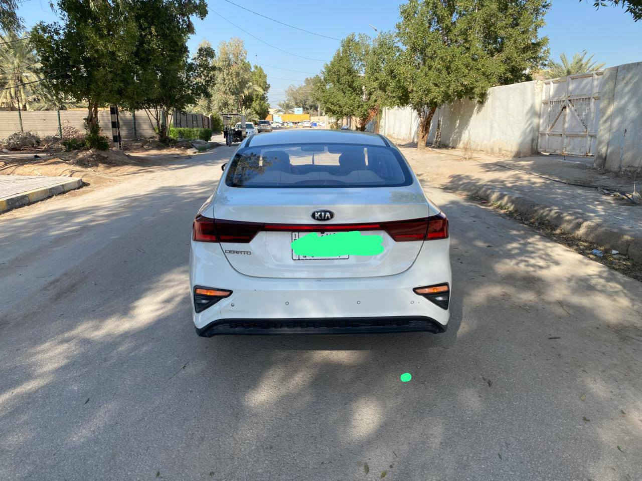 السلام عليكم ورحمة الله وبركاته
سيراتو موديل 2020 رقم بغداد باسمي ماشية 131 والسيارة مناقصها اي شي والمعلومات داخل الصور  للاستفسار واتساب او اتصال 
***********
