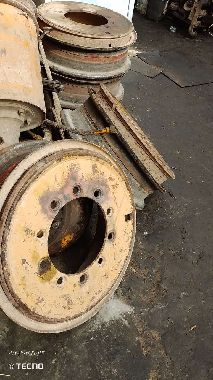 السلام عليكم توجد ويالة    24 وادوات تفصيخ فلنجات و دشالي وشفتات اكسل وكرام ويل أكسل كريدر كوماتسو و كريدر مسيوبيشي ورشة الفيتر أبو دعاء الغزي لتصليح وبيع وشراء المكائن الثقيلة كريدر كوماتسو و كريدر مسيوبيشي وادوتها الاحتياطية بغداد جرف النداف قرب جسر ديالى الجديد ***********
